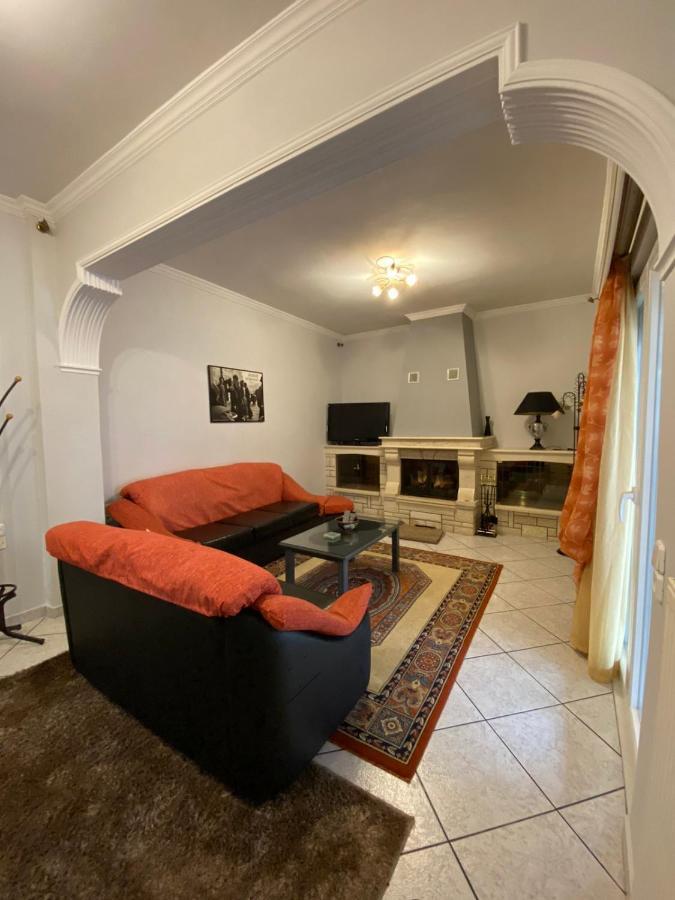 Sitara'S House Apartment Karpenisi Exterior photo