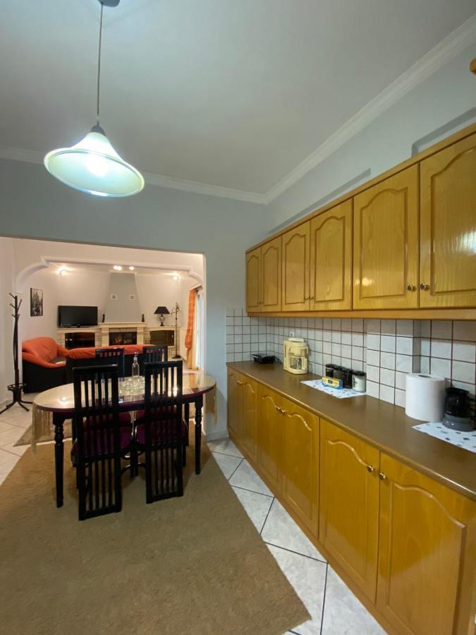 Sitara'S House Apartment Karpenisi Exterior photo